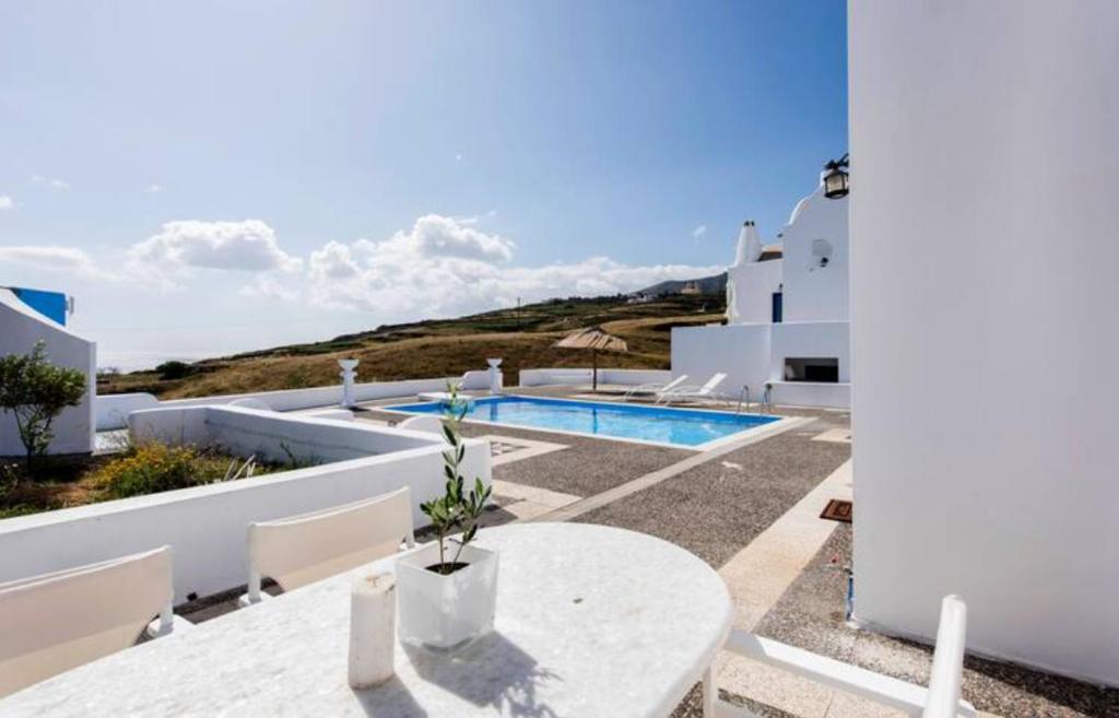 Santorini Traditional Suites - 13