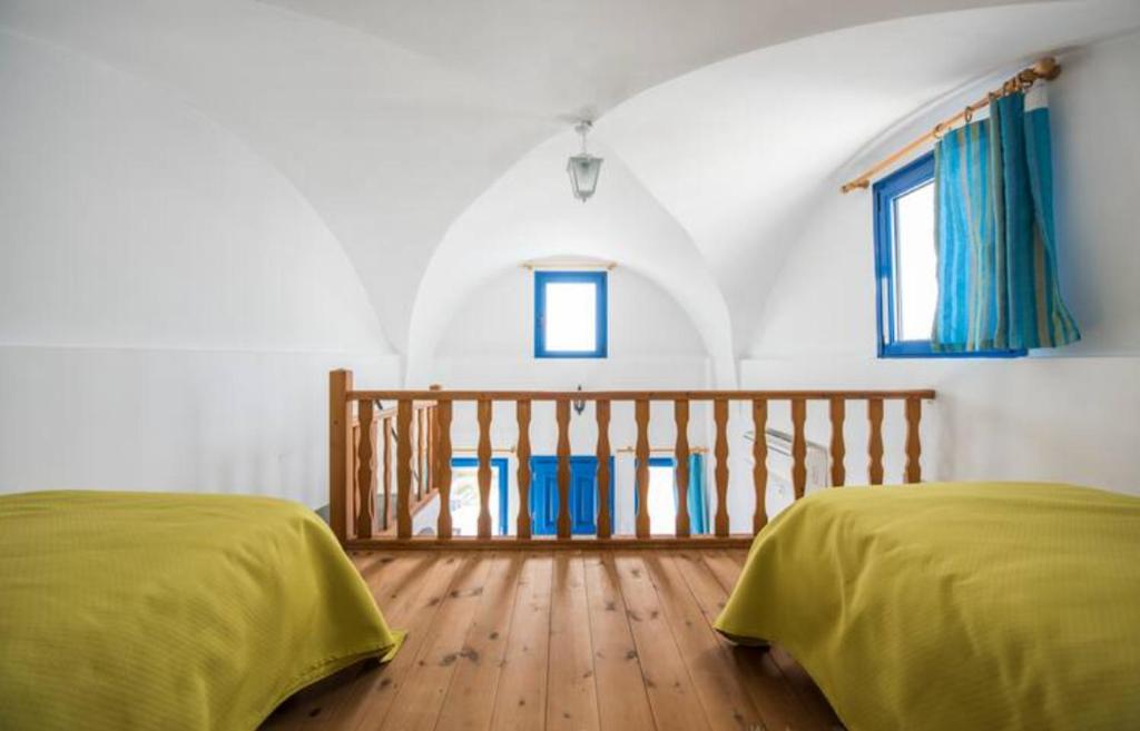 Santorini Traditional Suites - 11