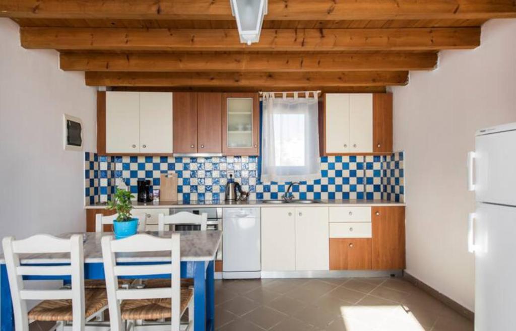 Santorini Traditional Suites - 3