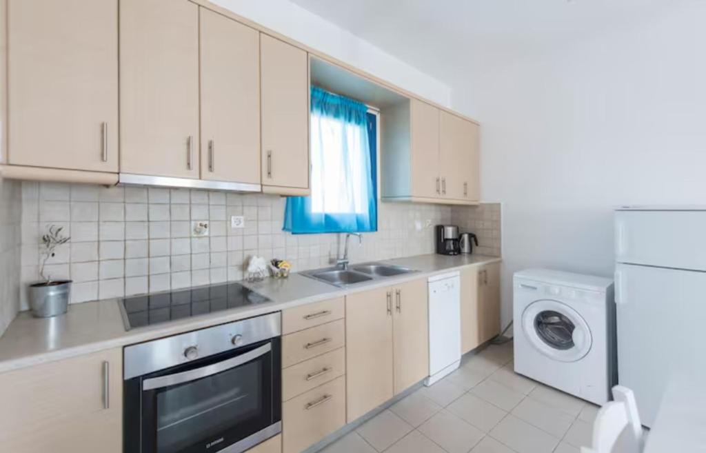 Santorini Traditional Suites - 17