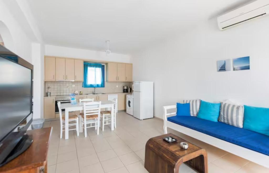 Santorini Traditional Suites - 19