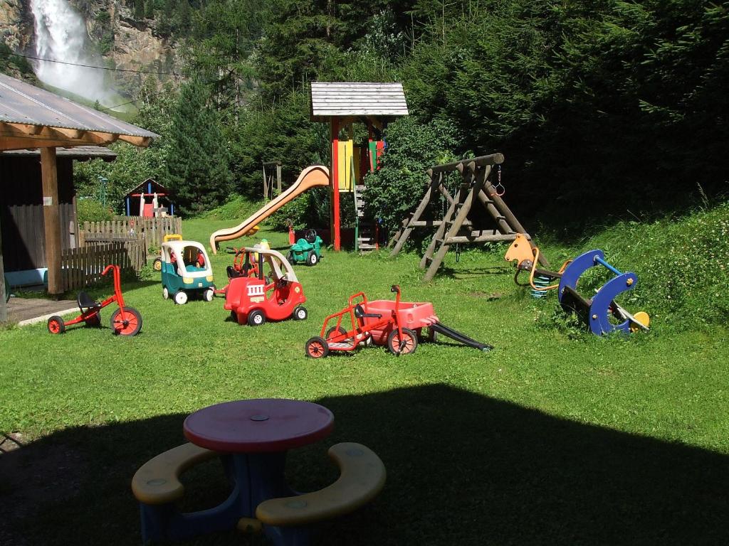 Herní místnost nebo prostor pro děti v ubytování Familiengasthof Zirmhof