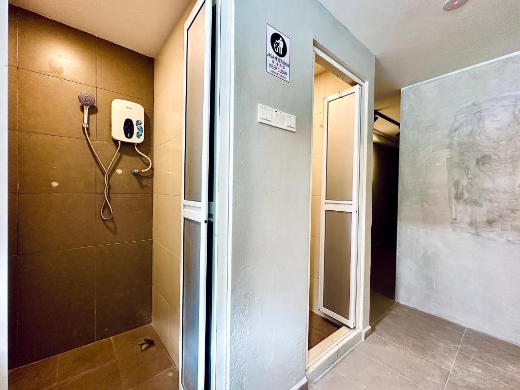 Armenian Guest House by LOLZ for 22pax, Town (updated prices 2024)