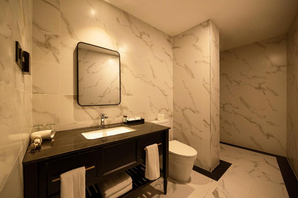 Dai Nam Suite
