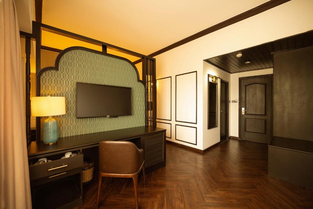 Dai Nam Suite