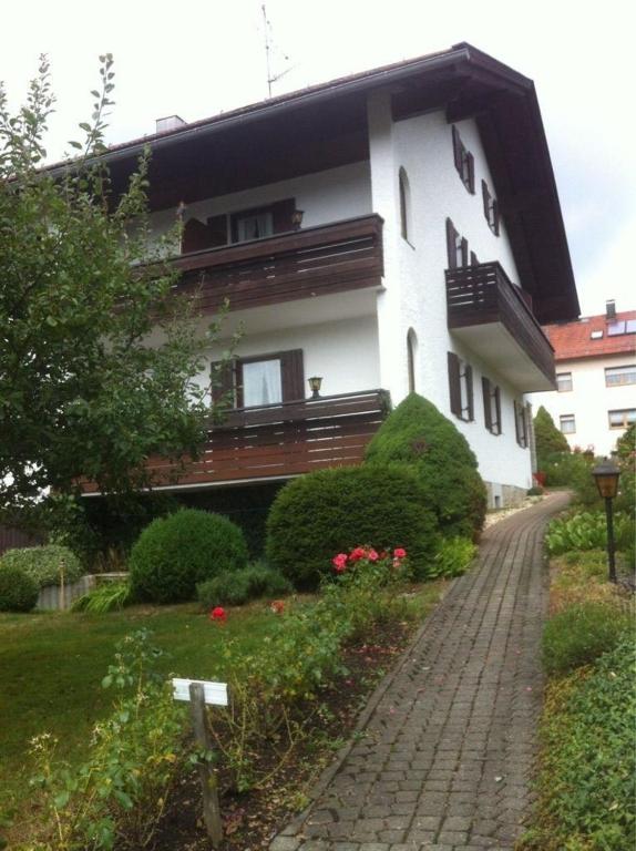 Wunderschöne Wohnung in Spiegelau mit Terrasse, Grill und Garten, Spiegelau  – Updated 2024 Prices