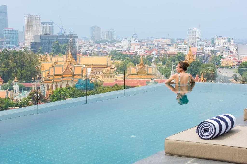 GLOW PARK HOTEL Grand Royal Palace photo