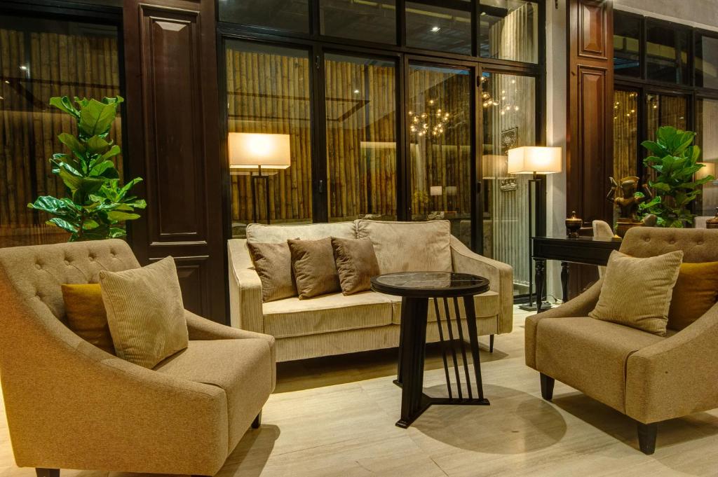 GLOW PARK HOTEL Grand Royal Palace photo