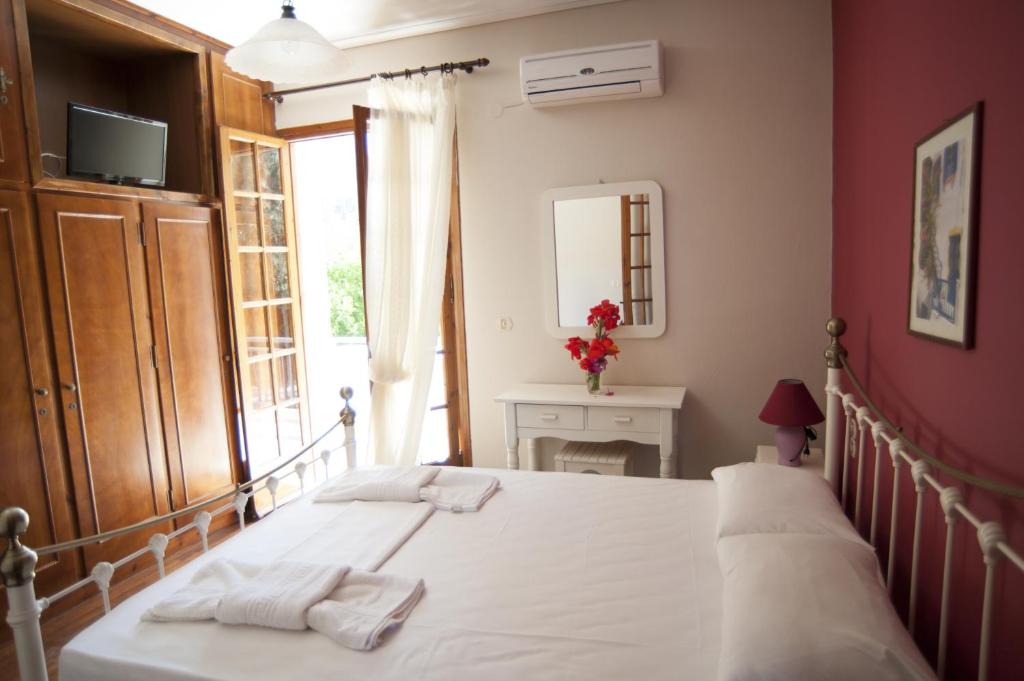 Booking.com: Giorgio Apartments , Nikiana, Grecia - 52 Comentarii de la  clienţi . Rezervaţi la hotel acum!