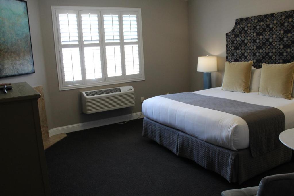 Bel Abri Napa Valley Inn photo