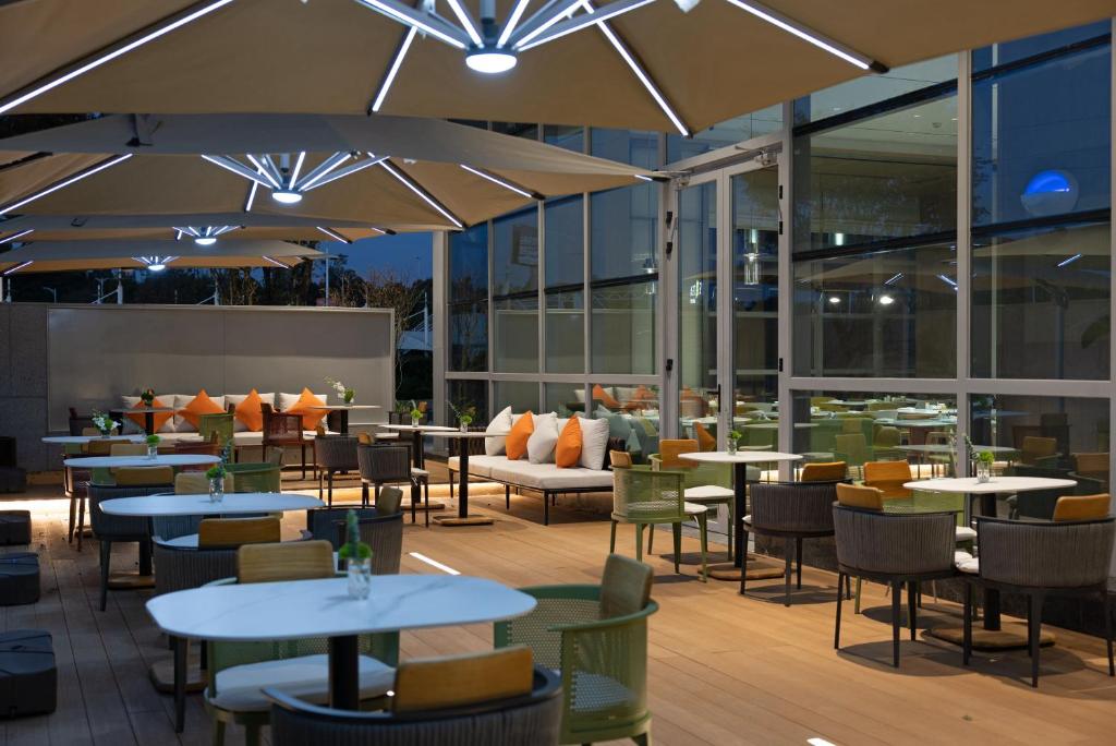 Restaurace v ubytování Home2 Suites by Hilton Guiyang Airport