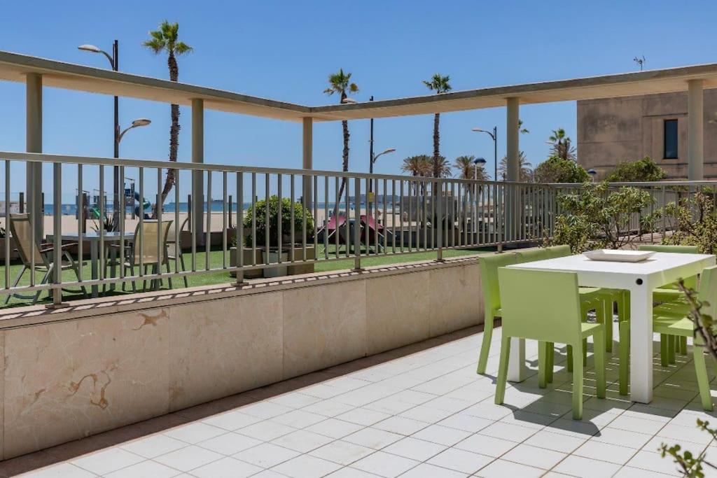 Balkón alebo terasa v ubytovaní luxury sea view apartment with 2 rooms