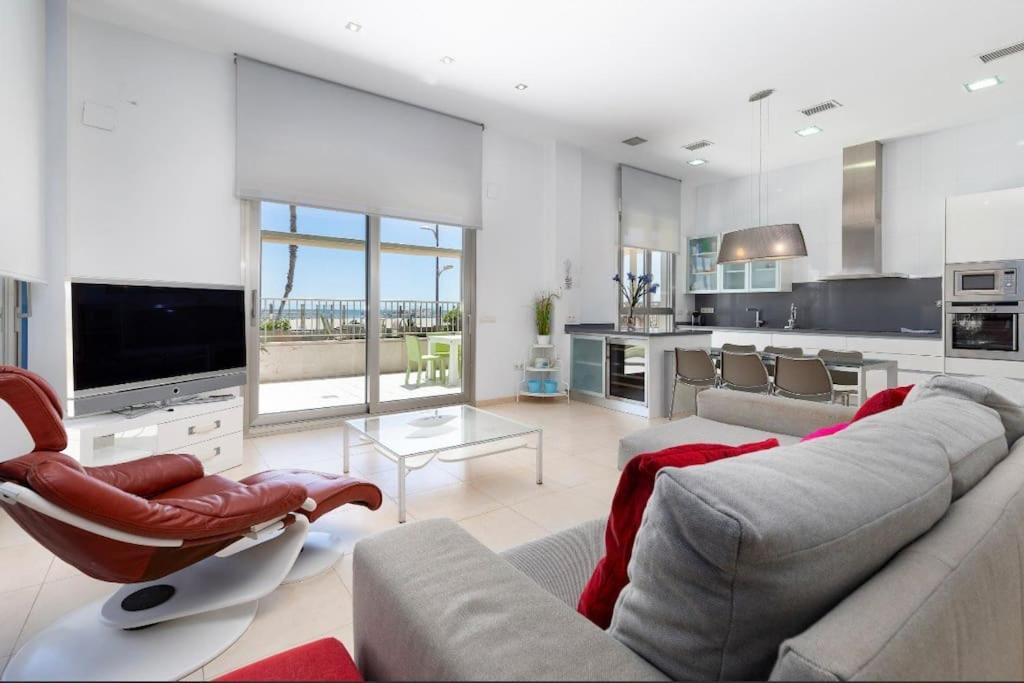 Kuchyňa alebo kuchynka v ubytovaní luxury sea view apartment with 2 rooms