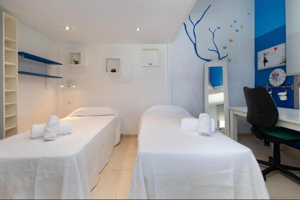 Posteľ alebo postele v izbe v ubytovaní luxury sea view apartment with 2 rooms