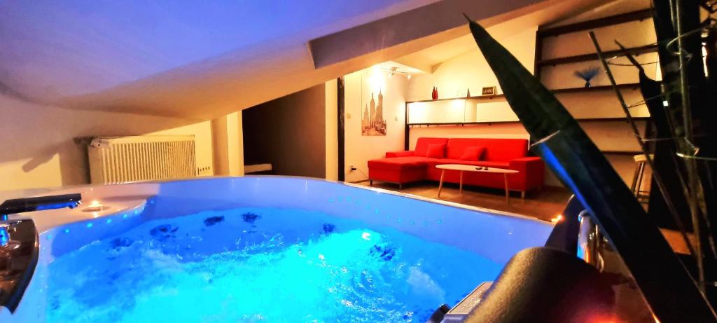 جکوزی بامبو کراکوف - Jacuzzi Kraków Bamboo، جکوزی بامبو کراکوف