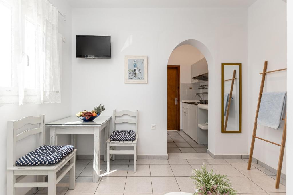 TV a/nebo společenská místnost v ubytování Zanneta Apartments & Suites