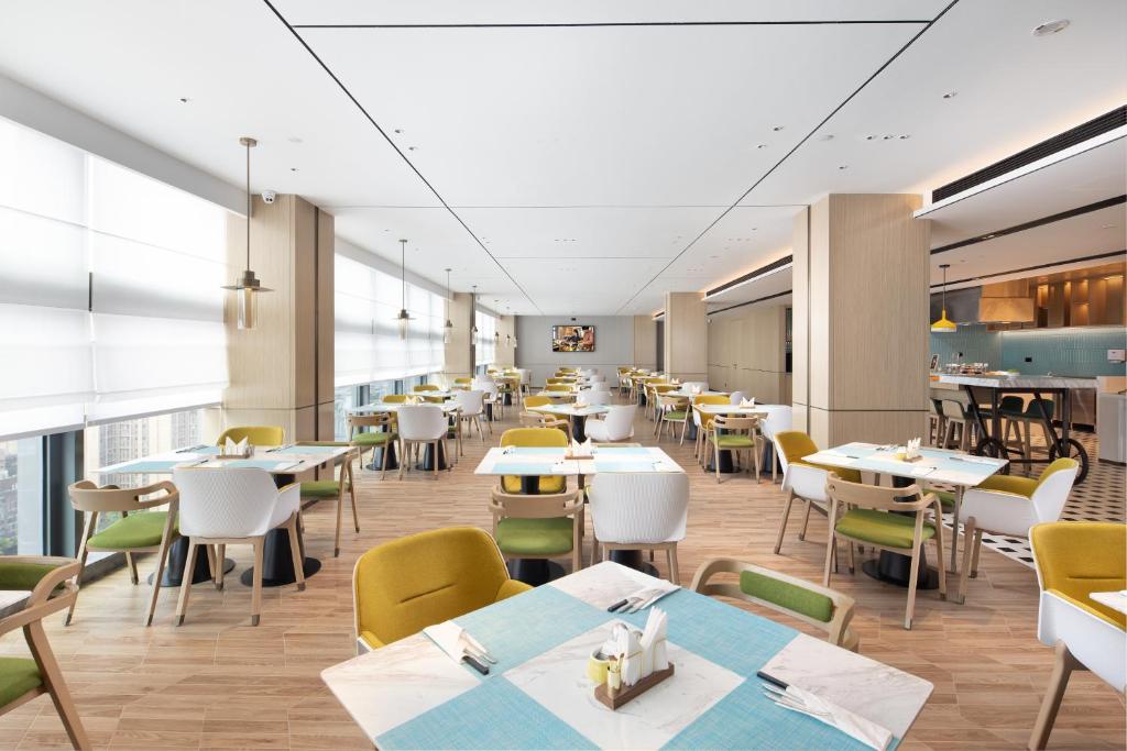Restaurace v ubytování Home2 Suites By Hilton Wuhan Xudong