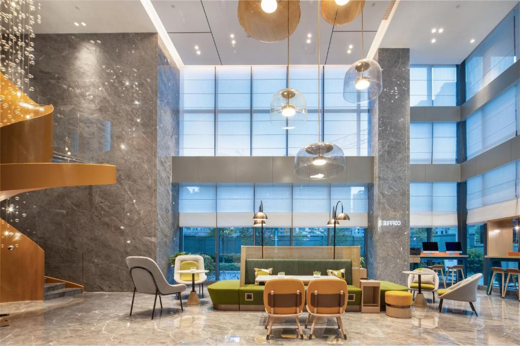 Posezení v ubytování Home2 Suites By Hilton Wuhan Xudong