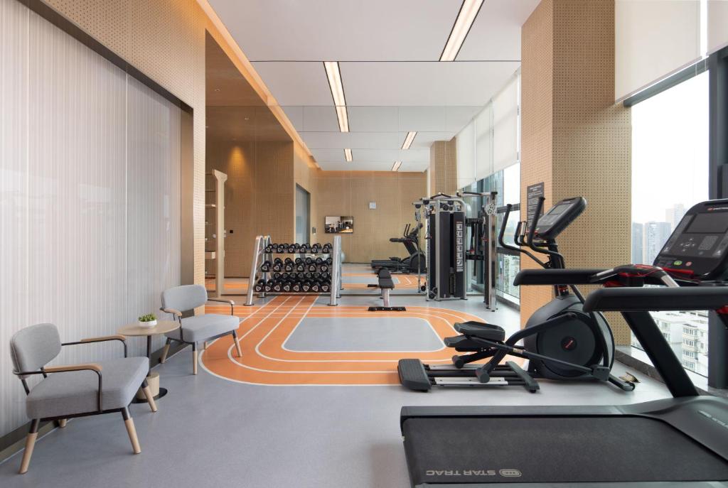 Fitness centrum a/nebo fitness zařízení v ubytování Home2 Suites By Hilton Wuhan Xudong