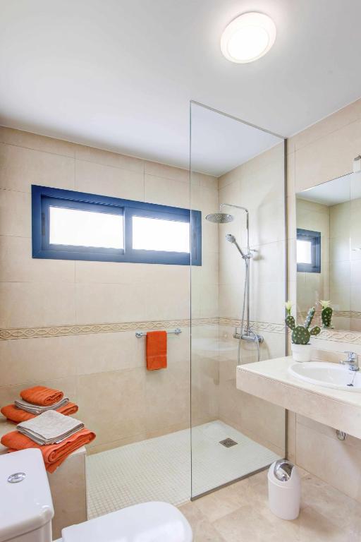 Koupelna v ubytování Homu Aura Fantástica villa con piscina privada