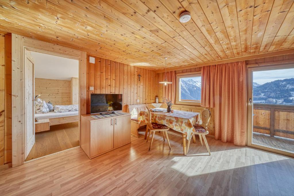 Nespecifikovaný výhled na hory nebo výhled na hory při pohledu z apartmánu
