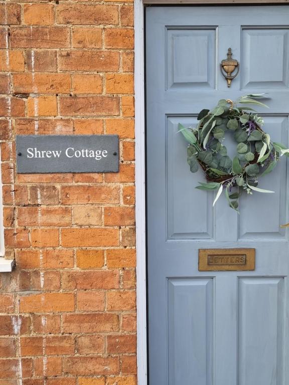 Cottage 5 minutes walk to river and town centre - Twee Slaapkamers Huis