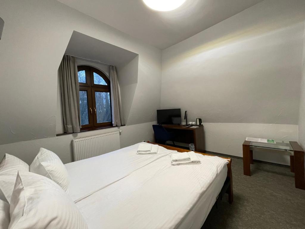 Hotel RED - Standaard Tweepersoonskamer Met Ventilator