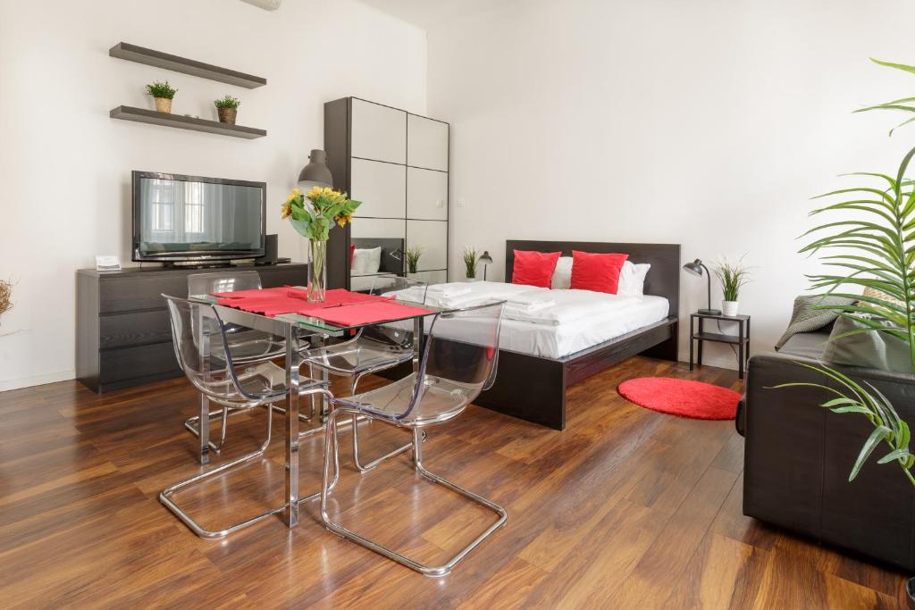 Red Dot Two - new unit in the heart of Party Town 1072 Budapest, 34 Klauzál utca kép - 1