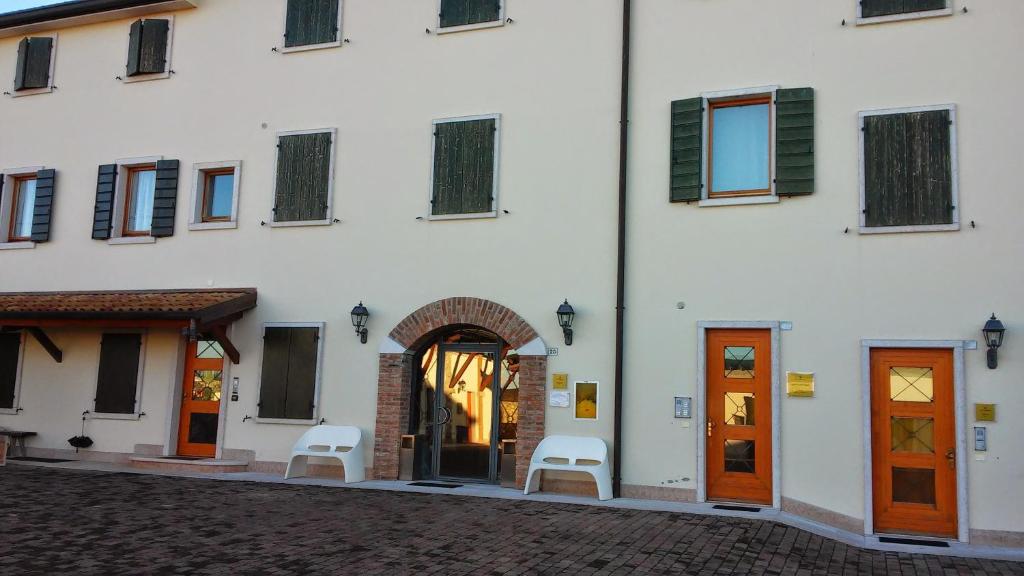 The facade or entrance of Relais Corte Pontigliardo