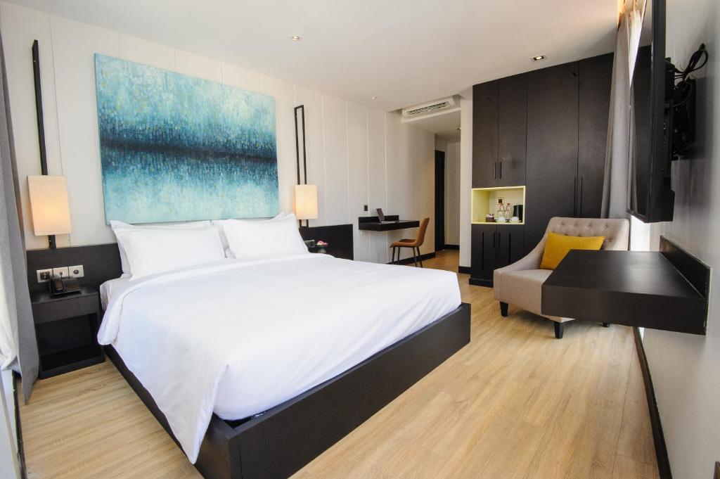 GLOW PARK HOTEL Grand Royal Palace - Premier Deluxe King