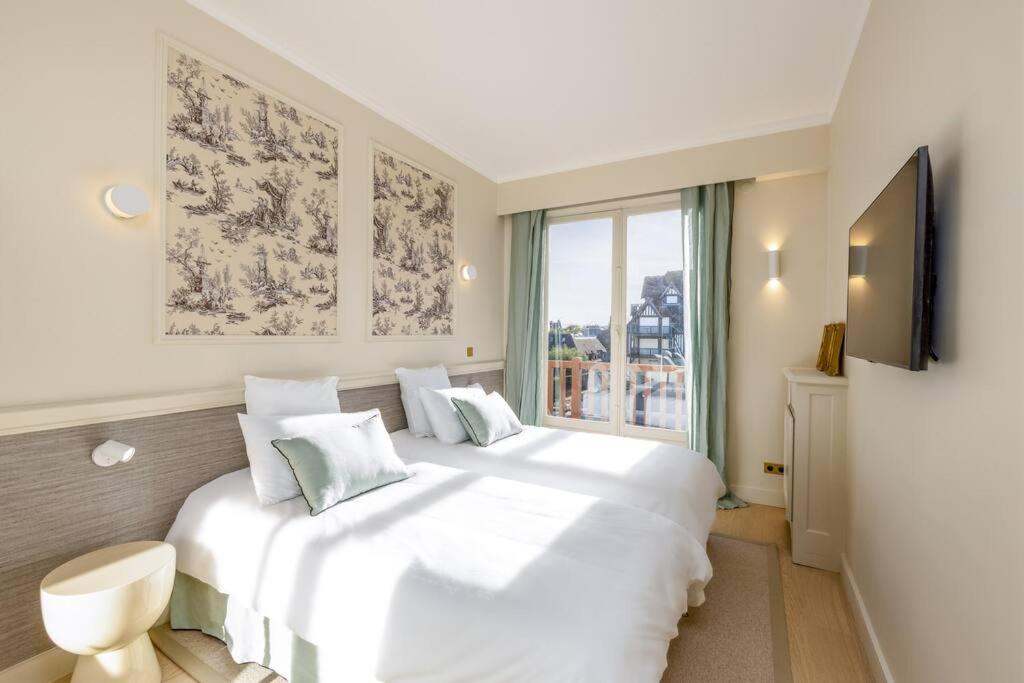 Fotografia z galérie ubytovania Appartement luxueux vue mer à Deauville avec services v destinácii Deauville