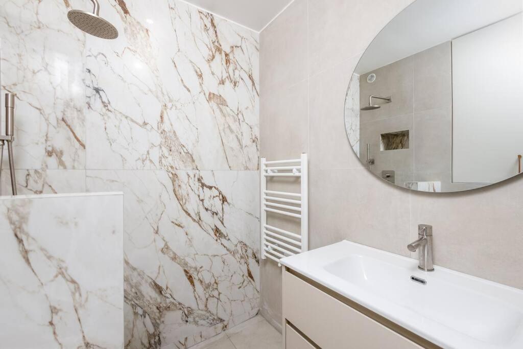 Fotografia z galérie ubytovania Appartement luxueux vue mer à Deauville avec services v destinácii Deauville