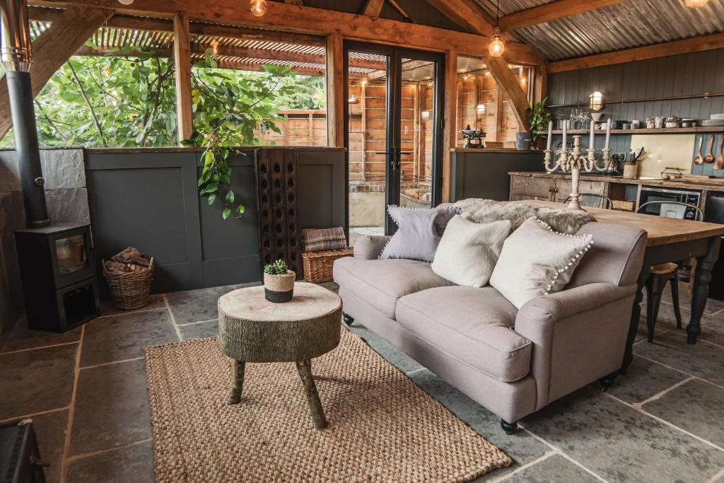 Romantic woodland cabin near Lyme Regis and River Cottage, Lyme Regis