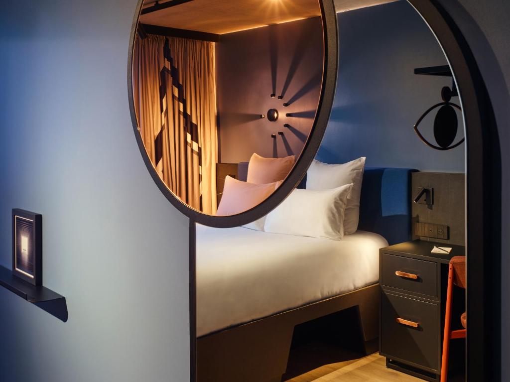 Tribe Paris Saint Ouen - Tribe Comfort With Double Bed And Courtyard Side