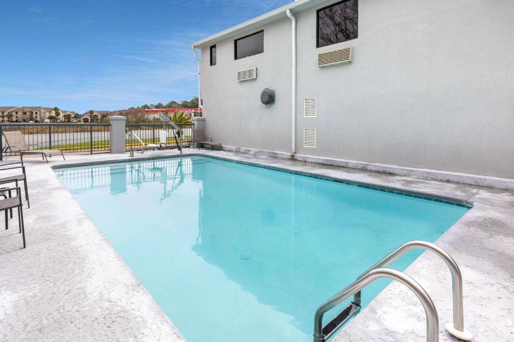 Baymont by Wyndham Biloxi - Ocean Springs photo