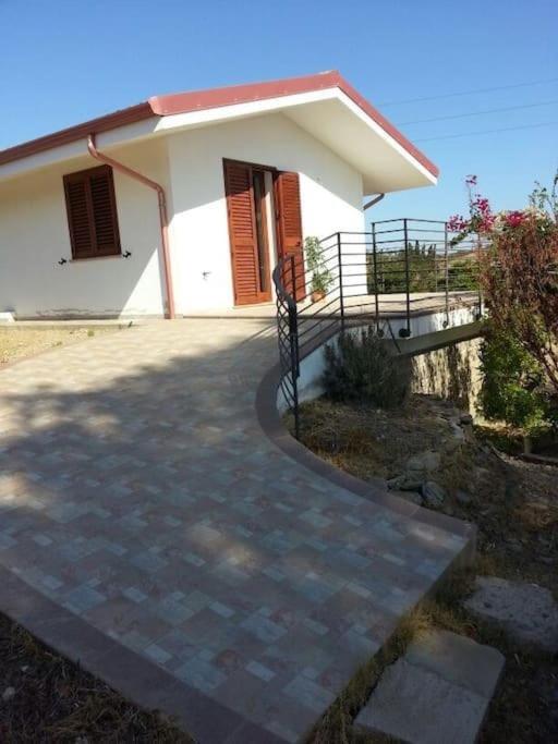 Villetta Relax a Sant'Anna Arresi - Oasi con Piscina