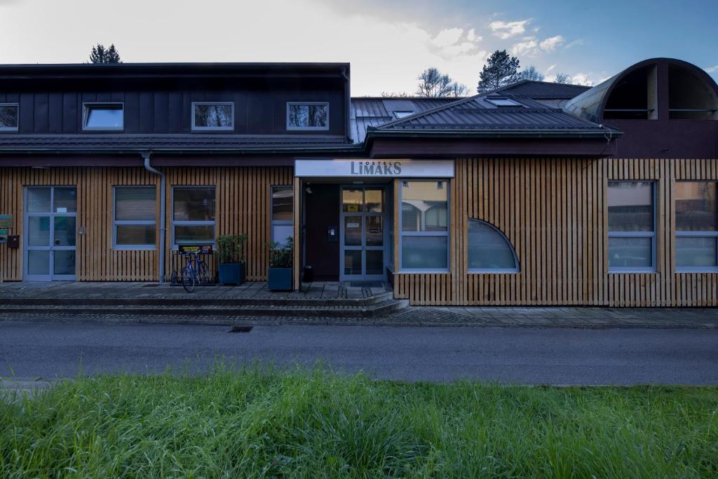 Budova, kde se hostel nachází