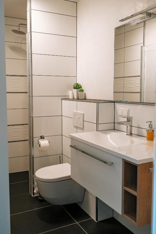 Koupelna v ubytování Dill Hotel