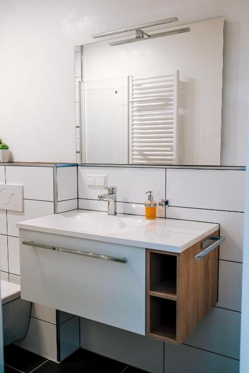 Koupelna v ubytování Dill Hotel