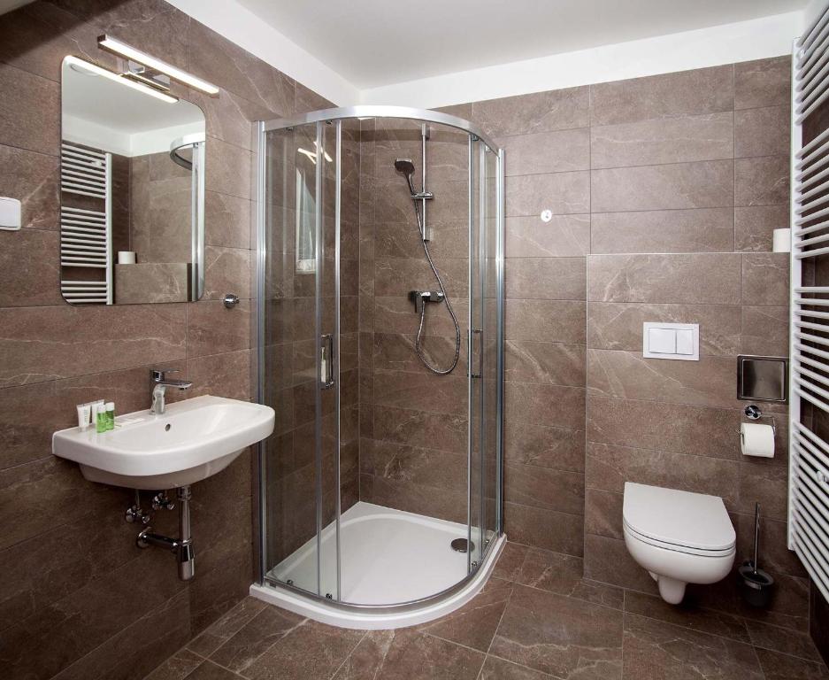 Koupelna v ubytování Hotel Petrovy kameny
