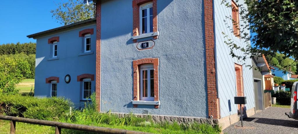 Budova, v ktorej sa dovolenkový dom nachádza