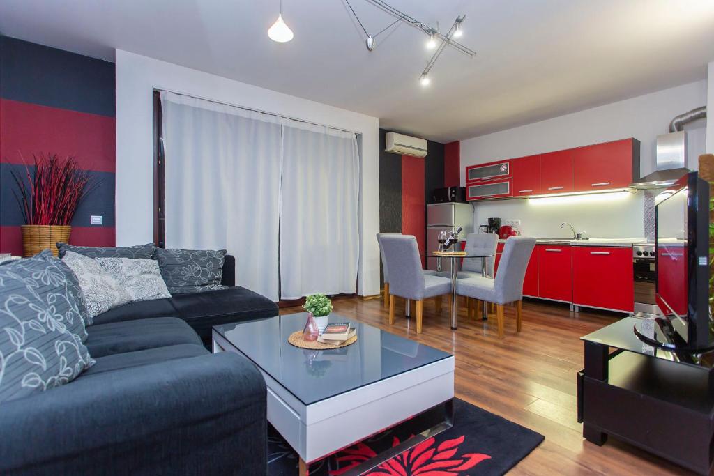 Vitosha Downtown Apartments - Deluxe Two-Bedroom Apartment