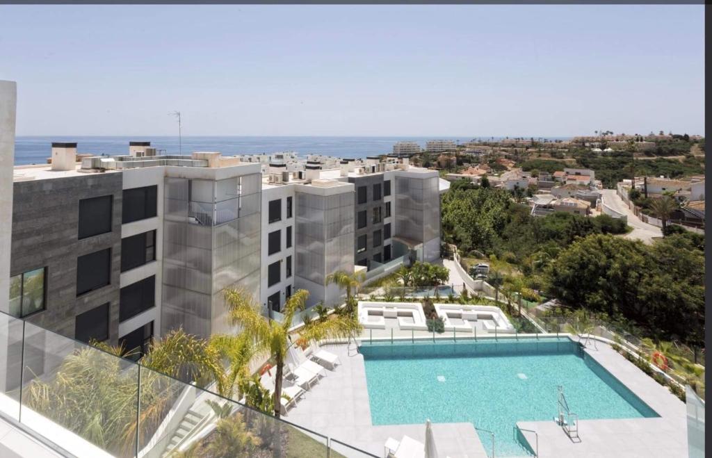 Bazén v ubytování Luxury Apartment Tomaso - The View Fuengirola nebo v jeho okolí