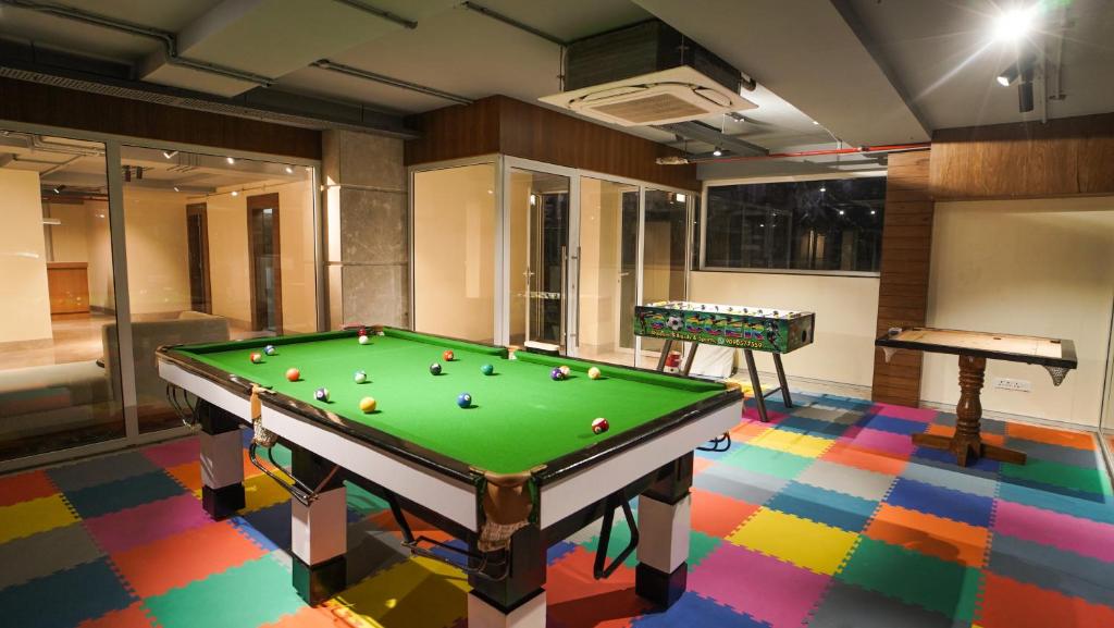 Biliár nebo kulečník v ubytování Antique Regency !! luxurious hotel in digha !!