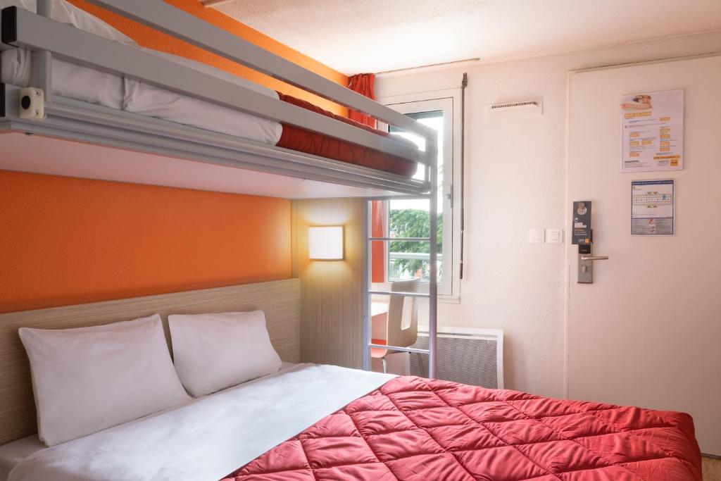 Premiere Classe Meaux Nanteuil Les Meaux - Chambre Triple (1 Lit Double + 1 Lit Simple)