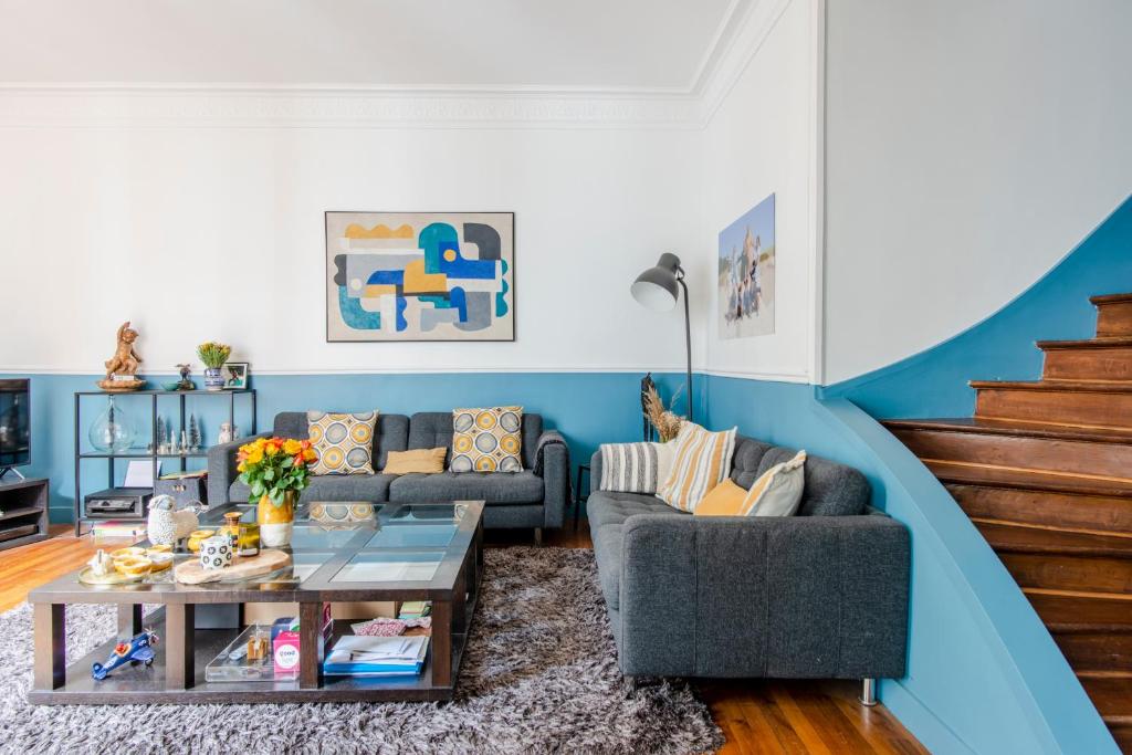Posedenie v ubytovaní Courcelles Design Duplex