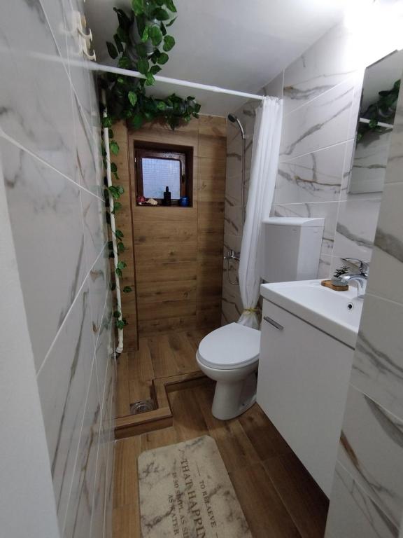 Koupelna v ubytování SAMI APARTMAN
