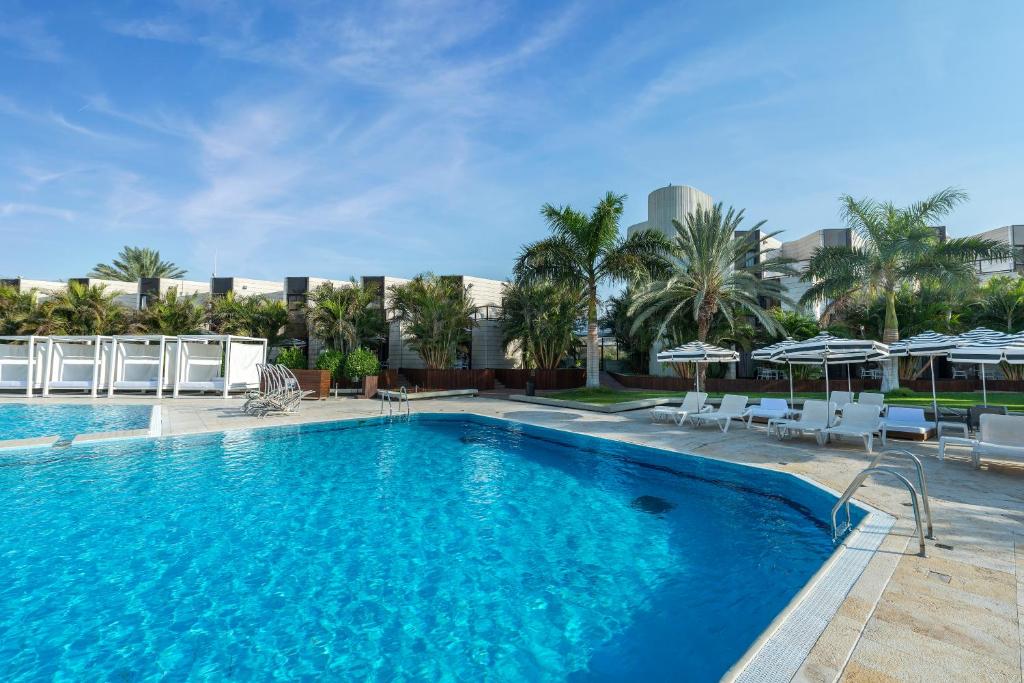 Bazén v ubytování Riviera by Isrotel Collection nebo v jeho okolí