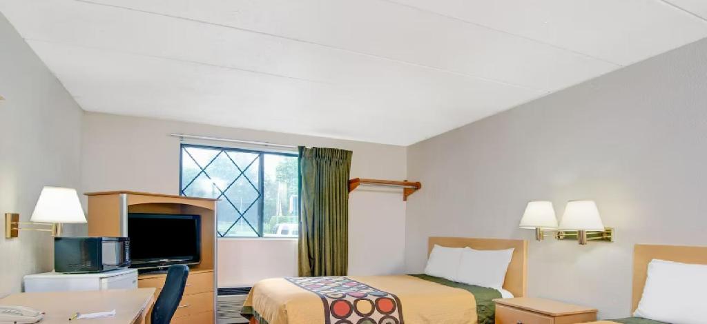 Super 8 by Wyndham Stamford/New York City Area, Stamford (updated 