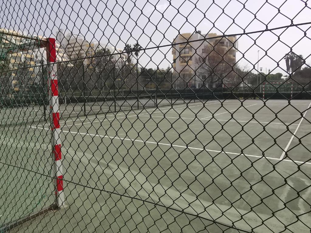 Tenis a/nebo squash v ubytování South Beach nebo okolí